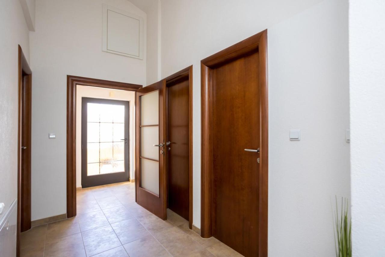 Apartmani Beba 오미살즈 외부 사진