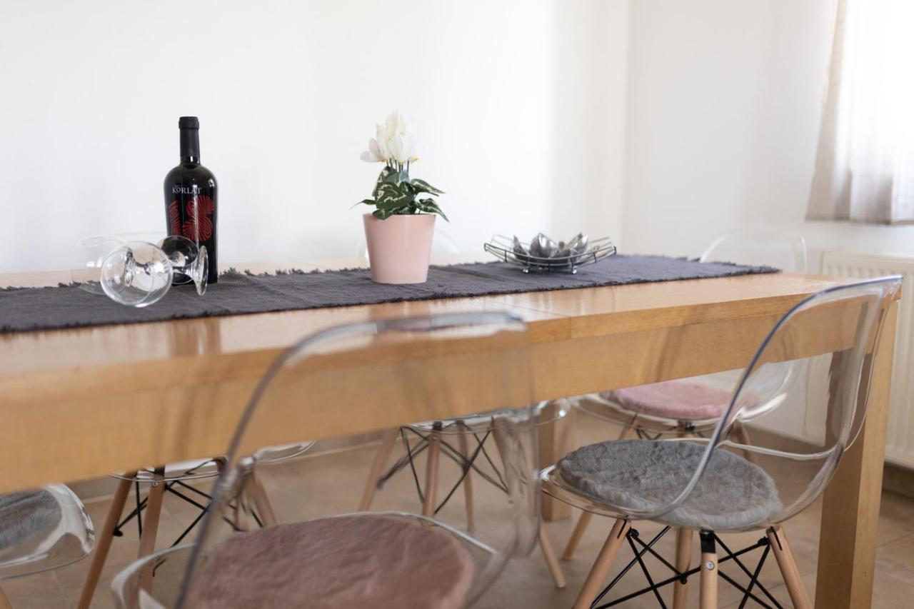 Apartmani Beba 오미살즈 외부 사진