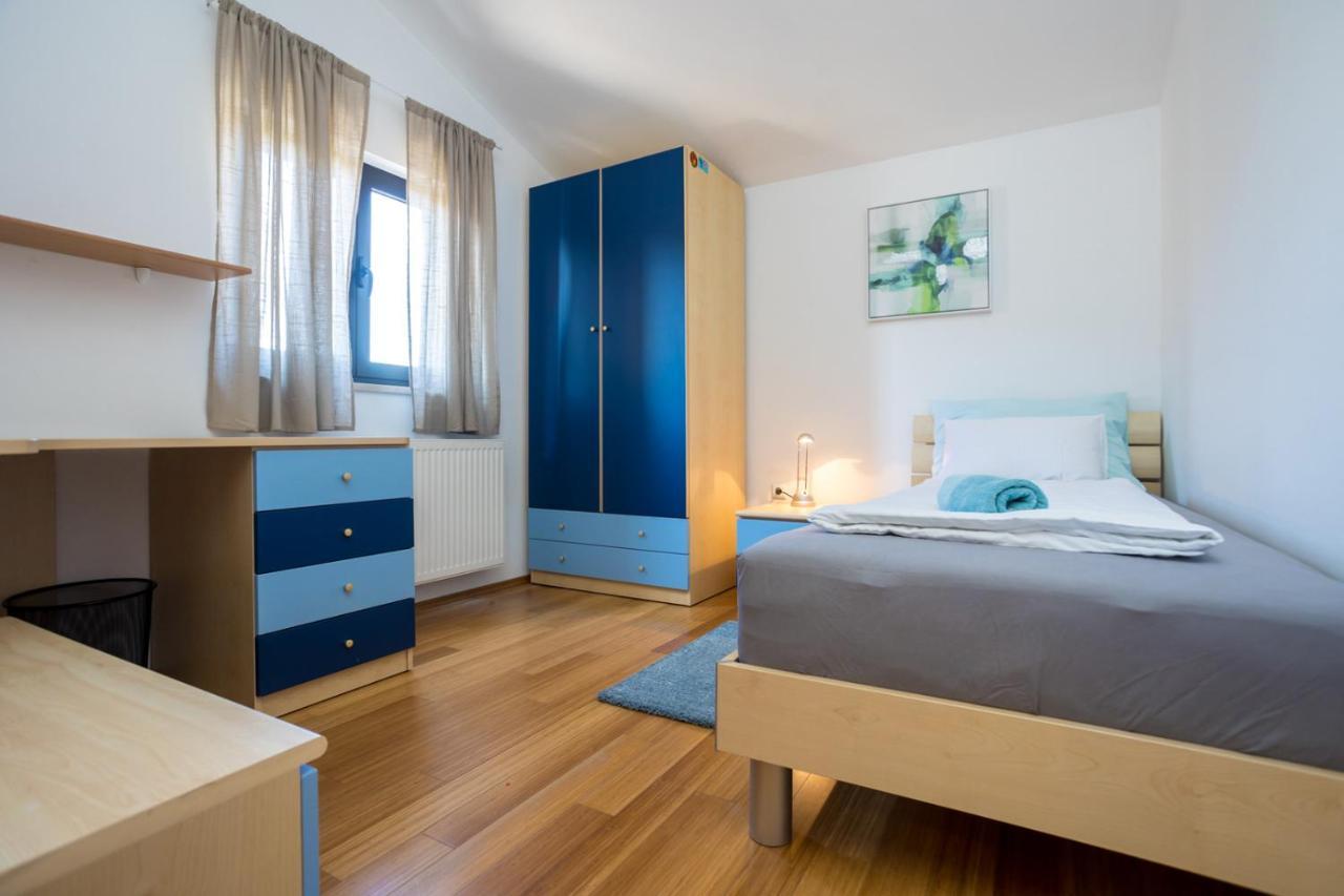 Apartmani Beba 오미살즈 외부 사진