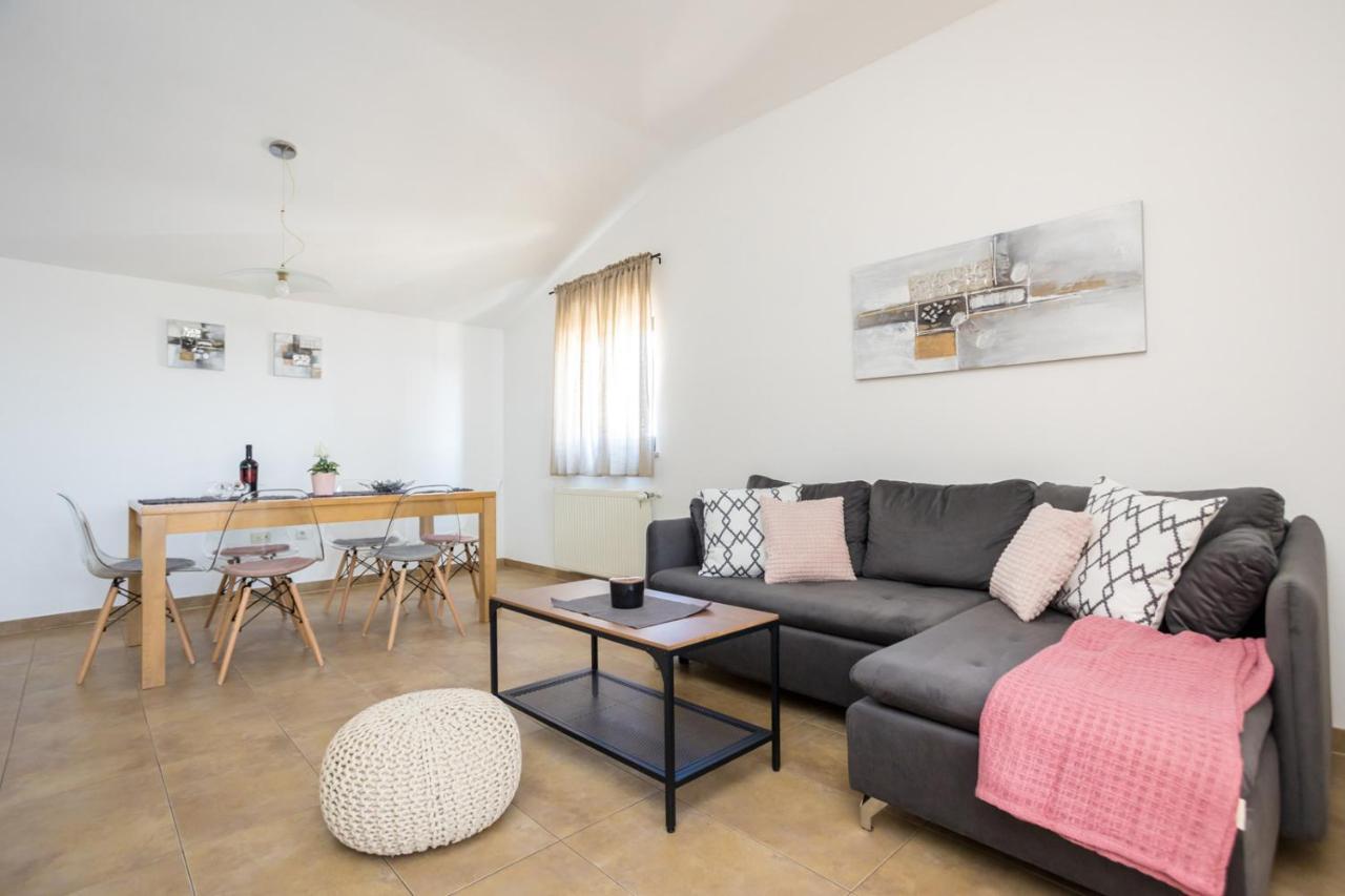 Apartmani Beba 오미살즈 외부 사진