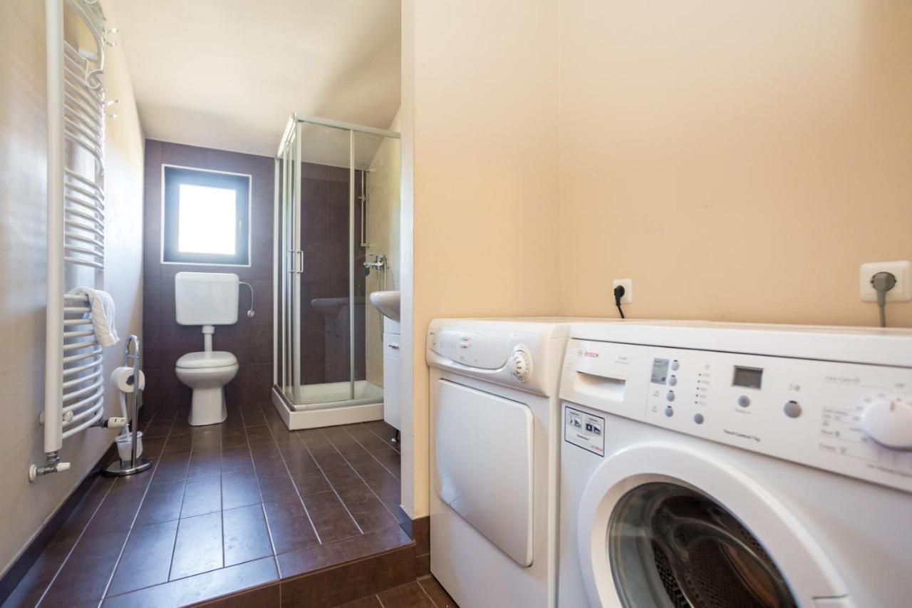 Apartmani Beba 오미살즈 외부 사진